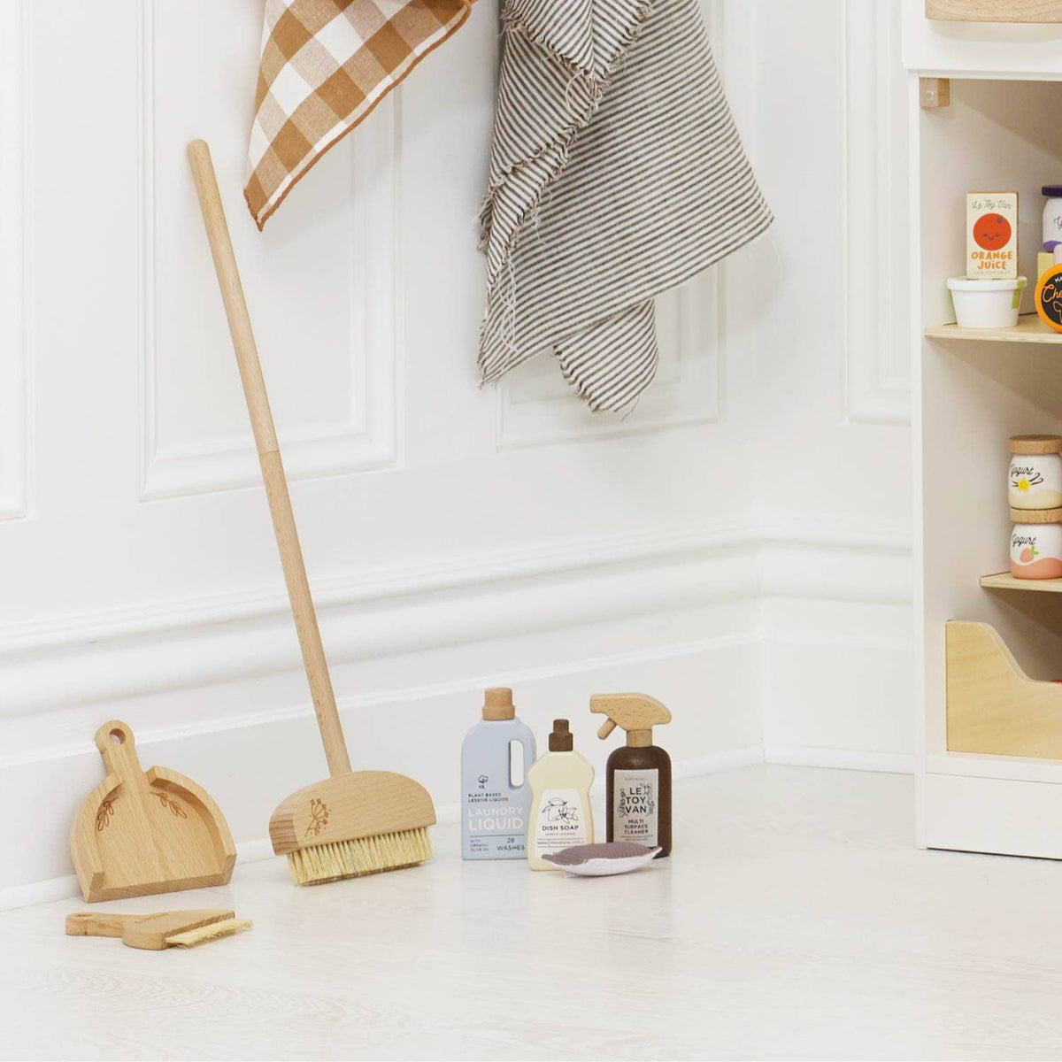 Eco-Friendly Cleaning Wooden Play Set